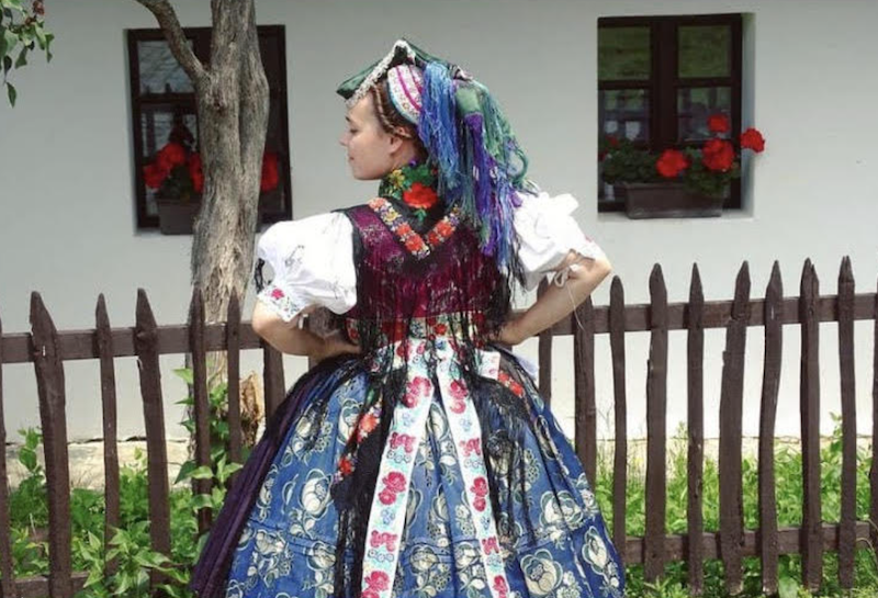 Get To Know The Invaluable Hungarian Folk Costumes Daily News Hungary ...